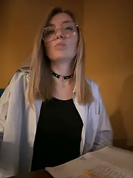 Crazy-Rosa online show from February 6, 2025, 3:20 pm