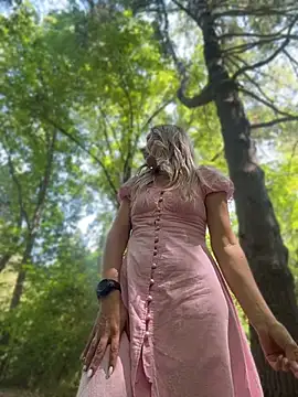 Crazy-Rosa online show from July 28, 2026, 5:58 am