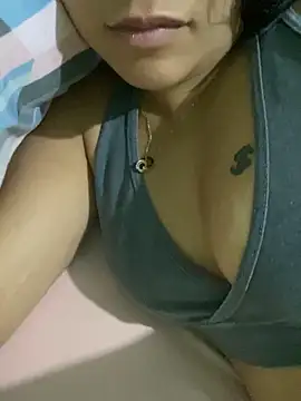 katrienee online show from February 15, 2025, 2:37 am