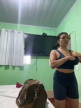 katrienee online show from February 26, 2025, 5:50 pm