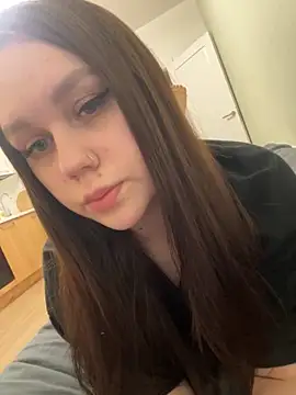 Snapshot of Marylallka5 chatting on October 13, 2025, 7:25 pm Marylallka5 online show from October 13, 2025, 7:25 pm