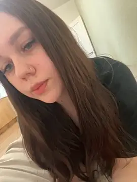 Snapshot of Marylallka5 chatting on October 17, 2025, 6:05 am Marylallka5 online show from October 17, 2025, 6:05 am