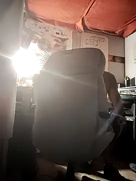 Snapshot of Gillygilly76 chatting on October 21, 2025, 9:43 am Gillygilly76 online show from October 21, 2025, 9:43 am