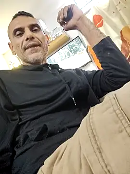 Snapshot of Gillygilly76 chatting on October 29, 2025, 2:25 am Gillygilly76 online show from October 29, 2025, 2:25 am