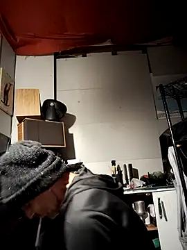 Snapshot of Gillygilly76 chatting on October 31, 2025, 9:21 am Gillygilly76 online show from October 31, 2025, 9:21 am