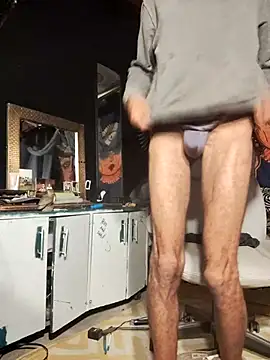 Snapshot of Gillygilly76 chatting on November 8, 2025, 2:01 am Gillygilly76 online show from November 8, 2025, 2:01 am