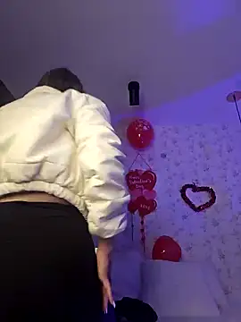 valery mora online show from February 12, 2025, 1:27 pm