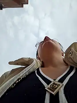 valery mora online show from February 25, 2025, 1:39 pm