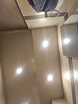 valery mora online show from March 13, 2025, 1:29 pm