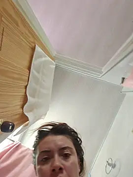 valery mora online show from November 21, 2025, 6:17 pm