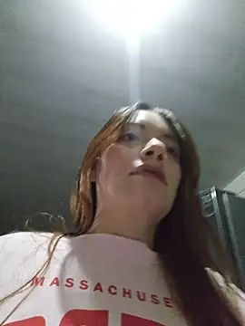 Snapshot of valery_mora chatting on April 5, 2026, 4:31 am valery mora online show from April 5, 2026, 4:31 am