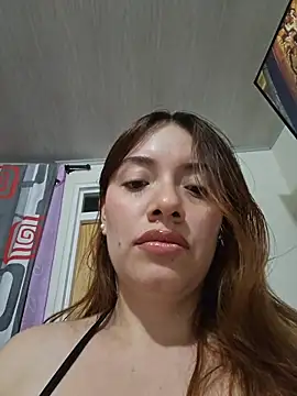 Snapshot of valery_mora chatting on April 17, 2026, 11:19 pm valery mora online show from April 17, 2026, 11:19 pm