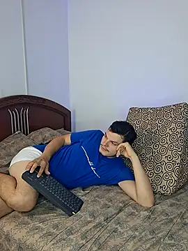 Snapshot of _Ottis_ chatting on March 27, 2026, 7:24 pm Ottis online show from March 27, 2026, 7:24 pm