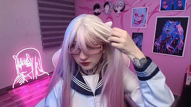 Snapshot of Miwa_violet chatting on May 20, 2026, 1:56 am Miwa violet online show from May 20, 2026, 1:56 am