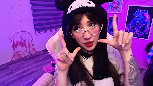 Snapshot of Miwa_violet chatting on June 22, 2026, 1:51 am Miwa violet online show from June 22, 2026, 1:51 am