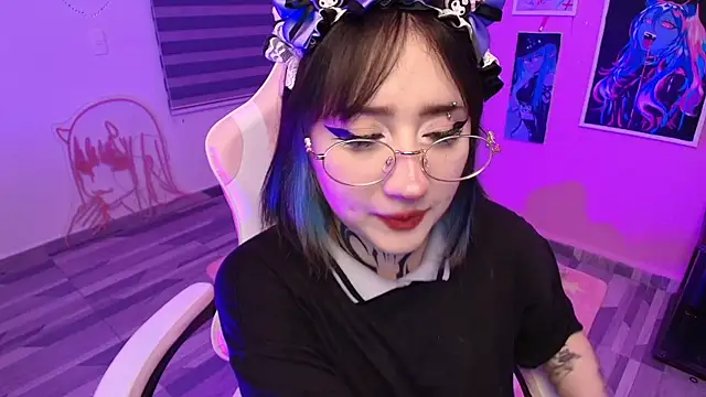 Snapshot of Miwa_violet chatting on July 13, 2026, 1:52 am Miwa violet online show from July 13, 2026, 1:52 am