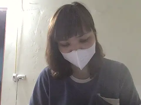 Angela-Eira online show from April 17, 2026, 11:30 pm