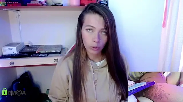 sweetlittlelisa online show from September 22, 2025, 9:50 pm