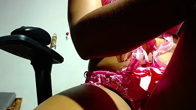 MielSquirt online show from October 4, 2025, 9:18 am