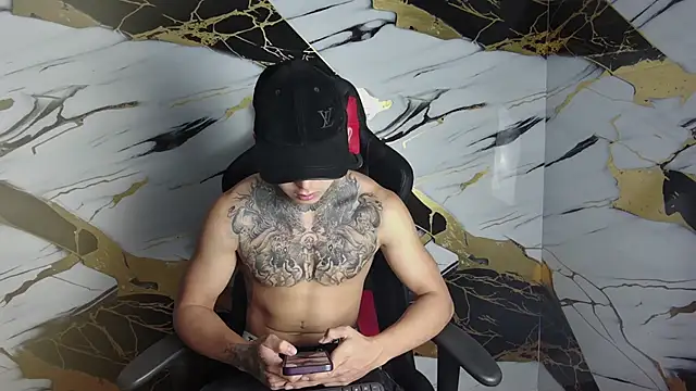 Snapshot of Kevin22_222 chatting on February 2, 2025, 3:10 am Kevin22 222 online show from February 2, 2025, 3:10 am