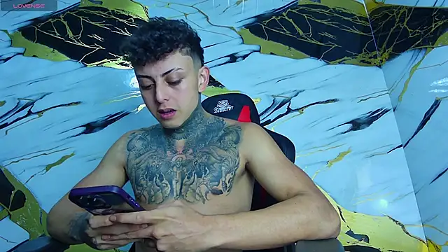 Snapshot of Kevin22_222 chatting on March 15, 2025, 1:19 am Kevin22 222 online show from March 15, 2025, 1:19 am