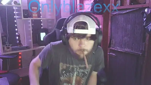 OnlyBlazexx online show from January 15, 2026, 3:11 am