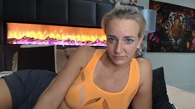Snapshot of Wendysexyx chatting on June 15, 2026, 12:35 am Wendysexyx online show from June 15, 2026, 12:35 am