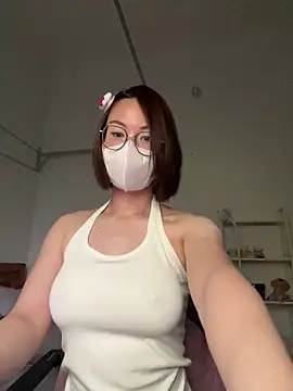 Baby Claraa online show from May 3, 2026, 5:46 am