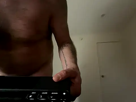 Snapshot of RawRyder8 chatting on October 23, 2025, 8:57 am RawRyder8 online show from October 23, 2025, 8:57 am