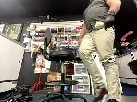 Snapshot of RawRyder8 chatting on March 4, 2026, 3:23 am RawRyder8 online show from March 4, 2026, 3:23 am