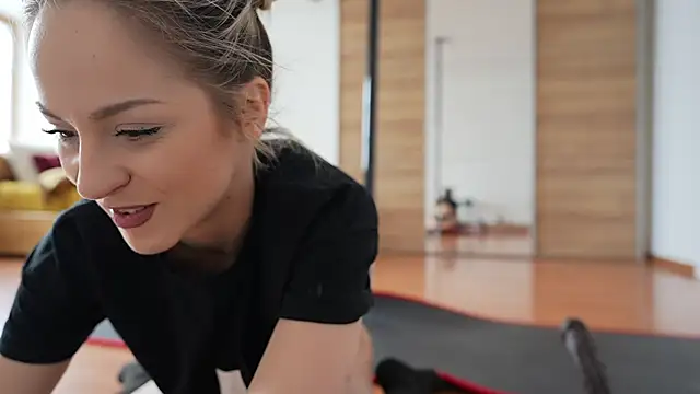 Snapshot of missdaisydiamond777 chatting on February 21, 2025, 10:28 am missdaisydiamond777 online show from February 21, 2025, 10:28 am