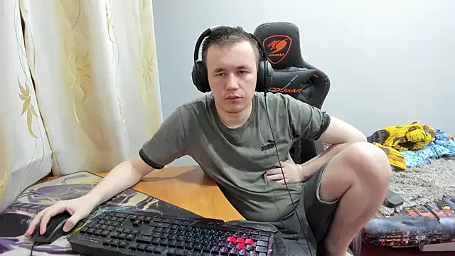 iliaskrislove online show from October 26, 2025, 7:53 pm