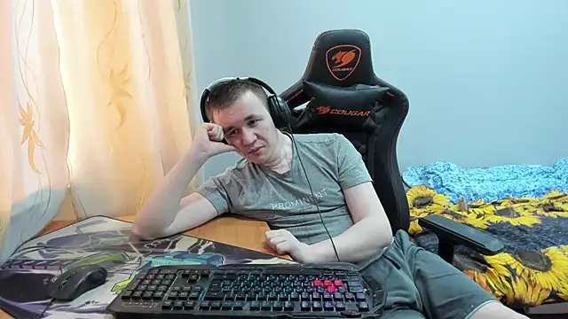 iliaskrislove online show from October 27, 2025, 7:56 am