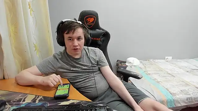 iliaskrislove online show from February 28, 2026, 10:11 pm