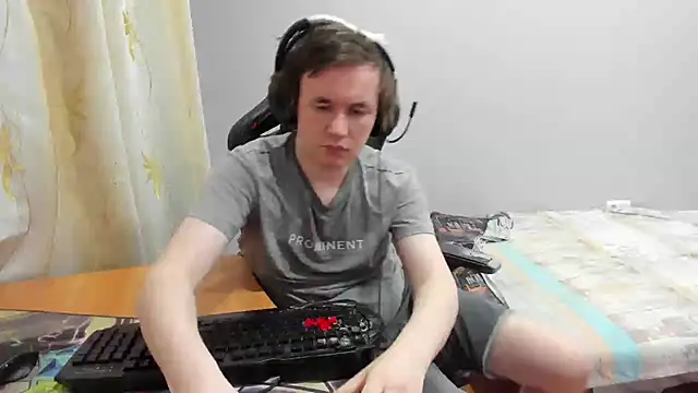 iliaskrislove online show from March 3, 2026, 11:32 pm