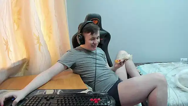 iliaskrislove online show from April 22, 2026, 10:06 am