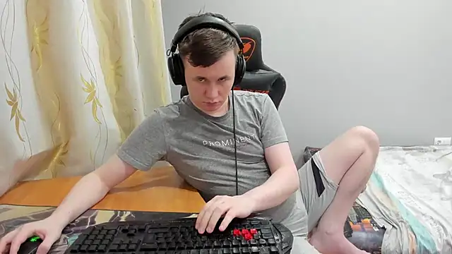 iliaskrislove online show from April 24, 2026, 11:07 pm