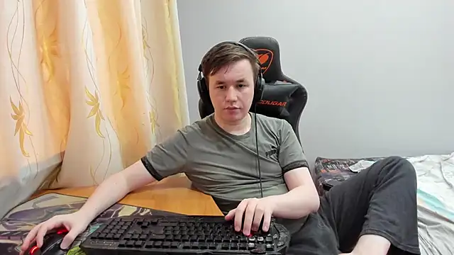 iliaskrislove online show from June 7, 2026, 12:48 am