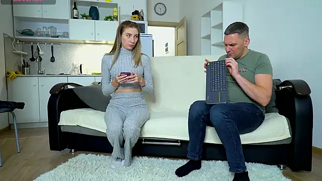 Snapshot of littlesweettifany chatting on December 1, 2024, 4:40 pm littlesweettifany online show from December 1, 2024, 4:40 pm