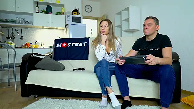 Snapshot of littlesweettifany chatting on December 22, 2024, 12:27 pm littlesweettifany online show from December 22, 2024, 12:27 pm