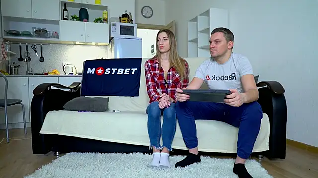 Snapshot of littlesweettifany chatting on December 25, 2024, 9:34 am littlesweettifany online show from December 25, 2024, 9:34 am