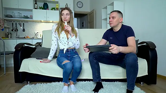 Snapshot of littlesweettifany chatting on January 21, 2025, 11:03 am littlesweettifany online show from January 21, 2025, 11:03 am