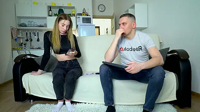 Snapshot of littlesweettifany chatting on March 10, 2025, 1:43 pm littlesweettifany online show from March 10, 2025, 1:43 pm