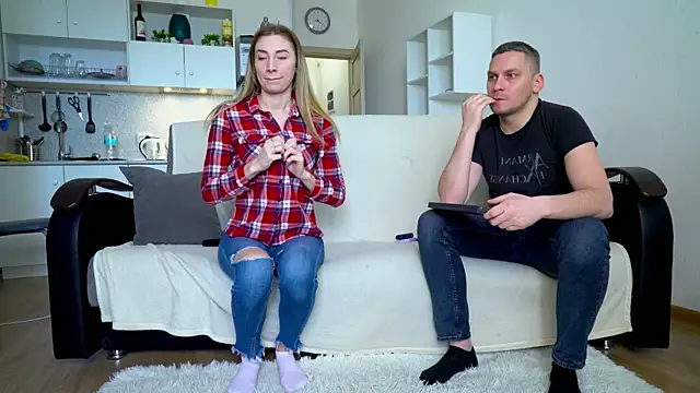 Snapshot of littlesweettifany chatting on March 17, 2025, 12:46 pm littlesweettifany online show from March 17, 2025, 12:46 pm