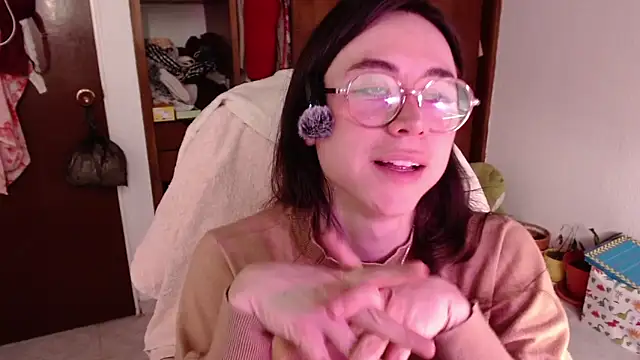 emily pearl  online show from October 17, 2025, 9:17 pm