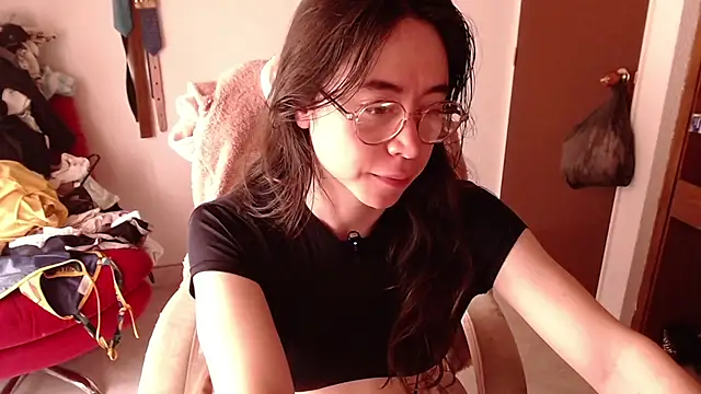 emily pearl  online show from October 27, 2025, 4:00 pm