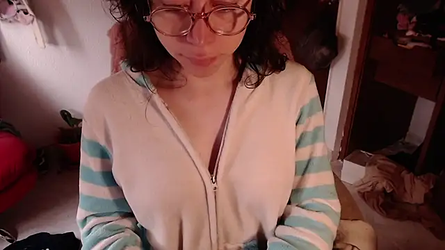 emily pearl  online show from November 16, 2025, 12:22 pm