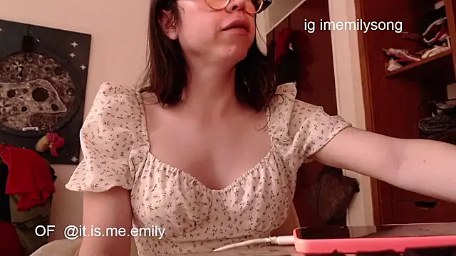 emily pearl  online show from March 12, 2026, 9:10 pm