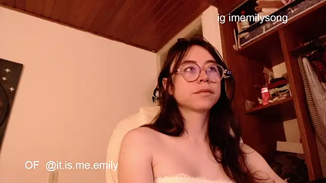 emily pearl  online show from March 19, 2026, 11:09 pm