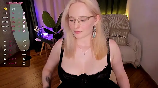 Snapshot of Aemilia_ chatting on February 16, 2025, 12:10 pm Aemilia online show from February 16, 2025, 12:10 pm